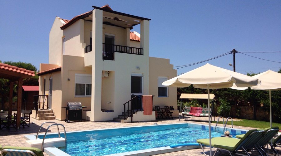 Superb, ultra clean pool