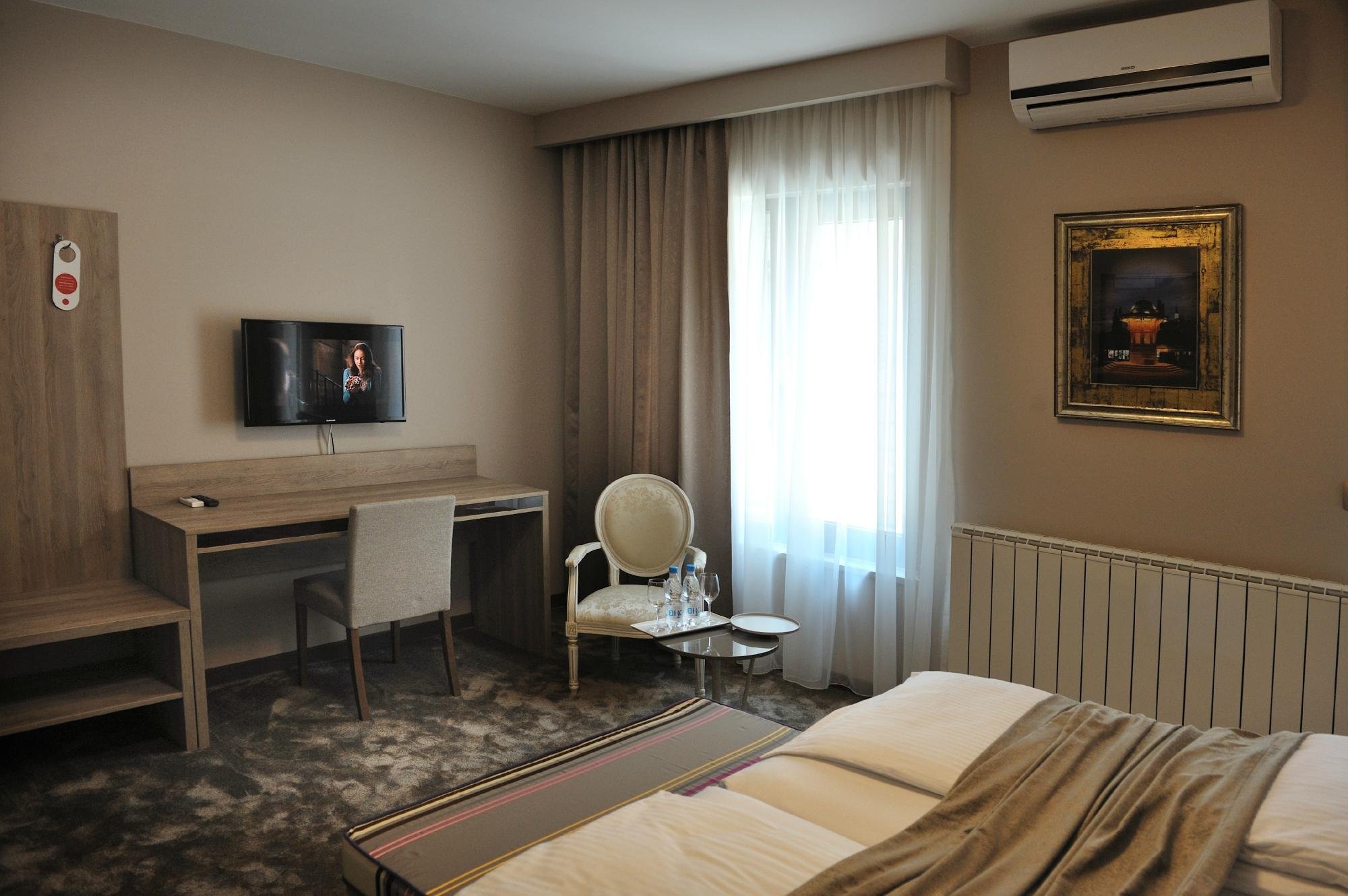 Hotel VIP by null