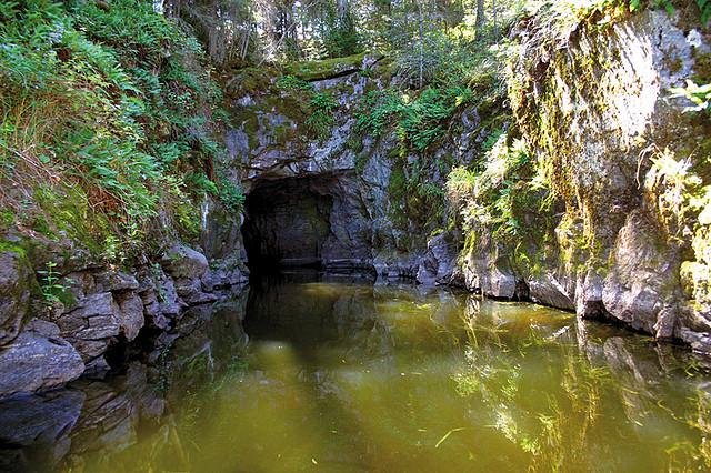 Caddy Lake Tunnels (Whiteshell Provincial Park): All You Need to Know