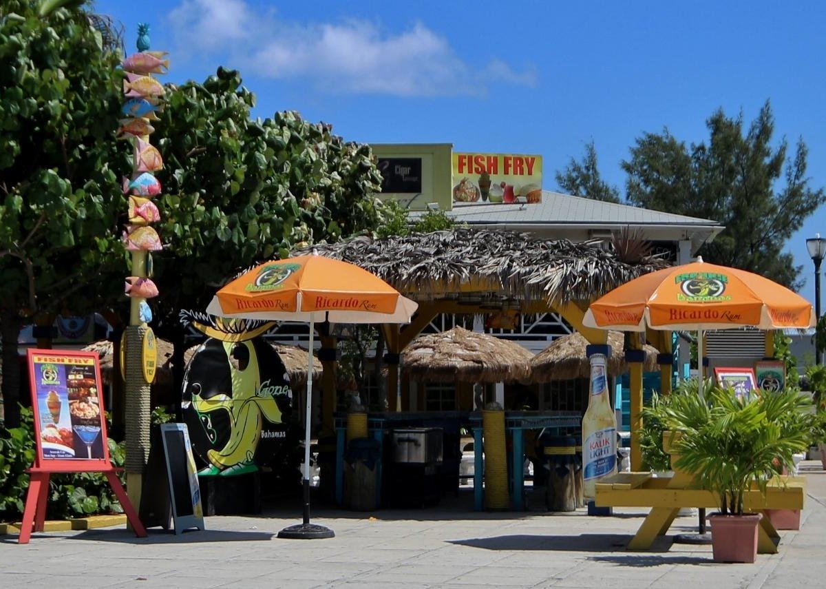 fish-fry-nassau-bahamas-twin-brothers-review-arawak-cay-nassau