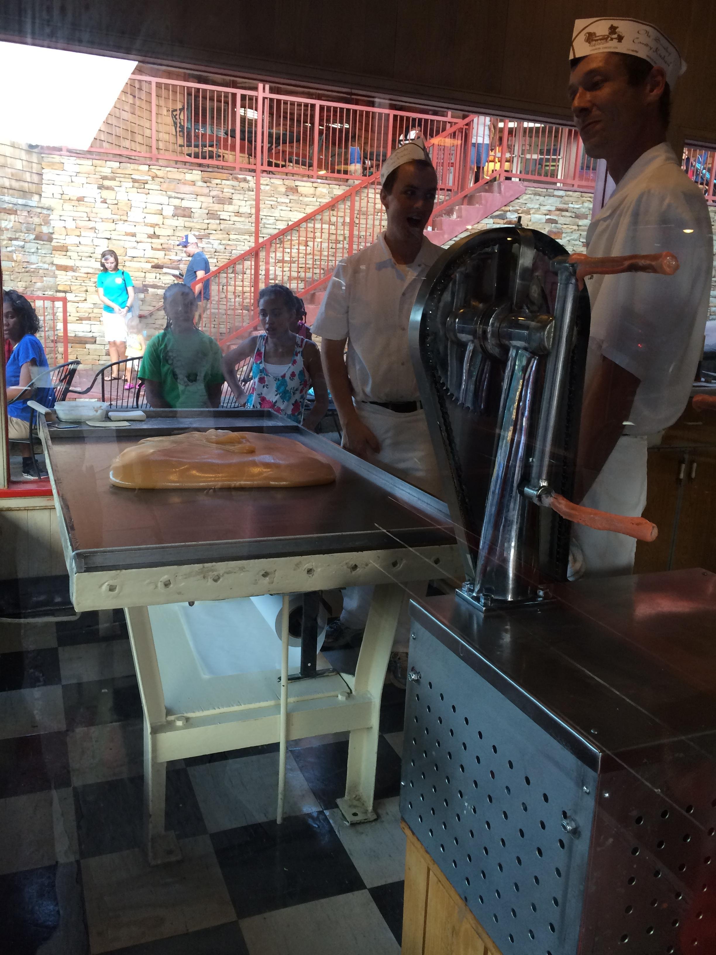 2022 Ole Smoky Candy Kitchen   Making Taffy At Ole Smoky 