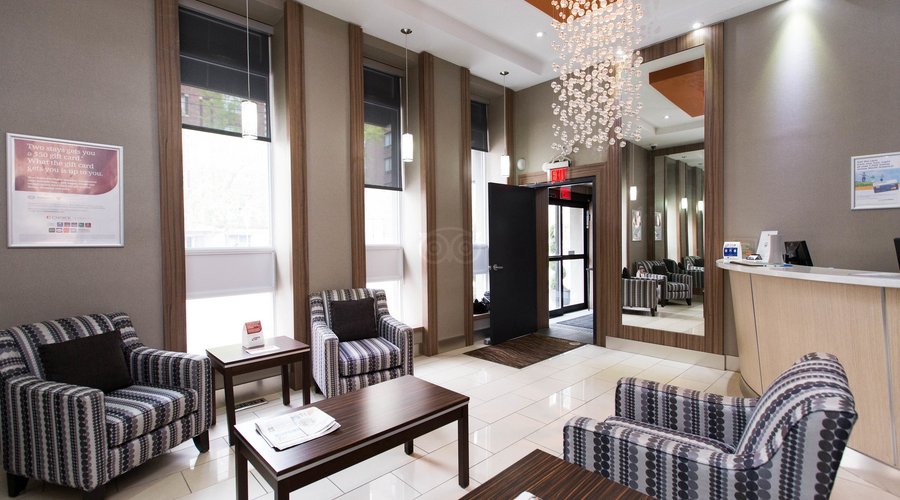 Lobby at the Comfort Inn City Centre