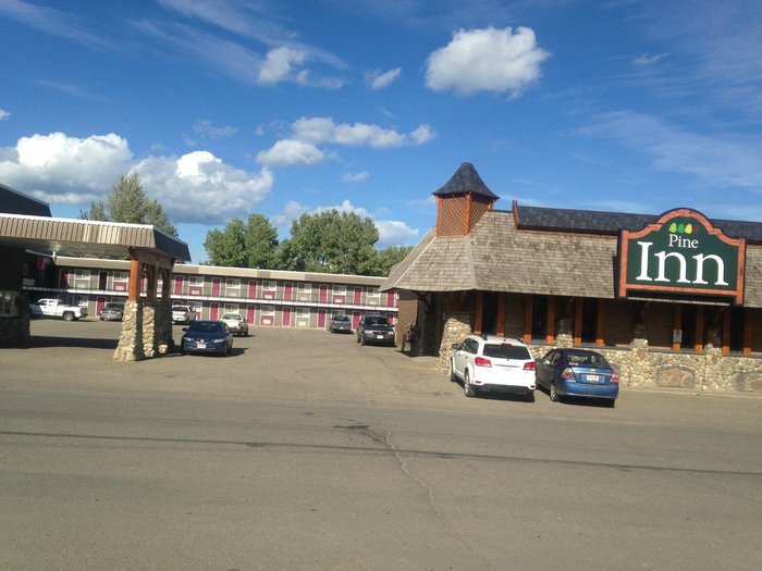 PINECONE INN & SUITES - Motel Reviews (Chetwynd, British Columbia)