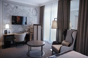 Room & Suite