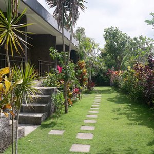The beautiful garden outside the rooms