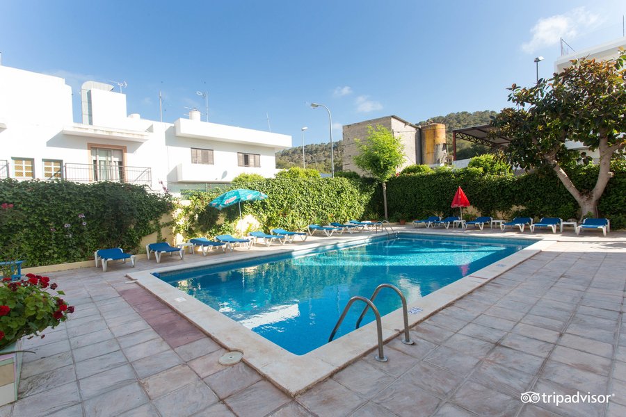 HOSTAL VALENCIA - Prices & Hotel Reviews (Sant Antoni de Portmany, Spain)
