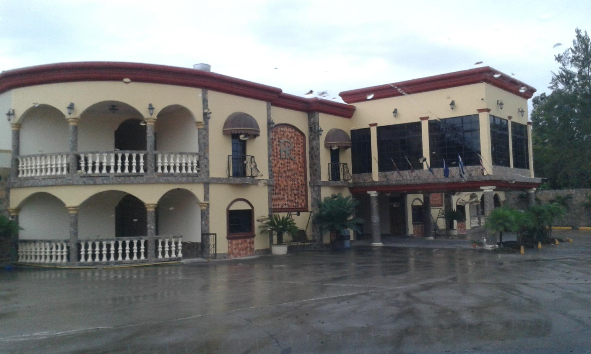 Hotel Renacer image