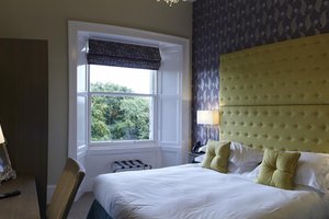 Room & Suite