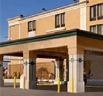 HOWARD JOHNSON BY WYNDHAM SUFFERN - Hotel Reviews (NY)