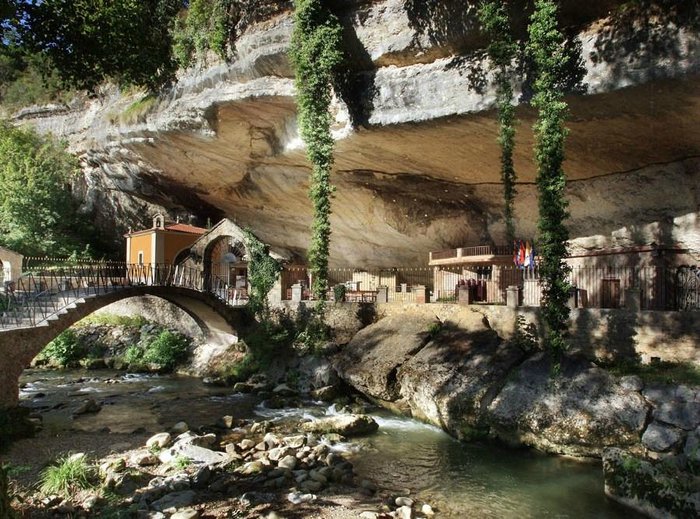 Imagen 5 de Santuario de la Virgen de la Cueva