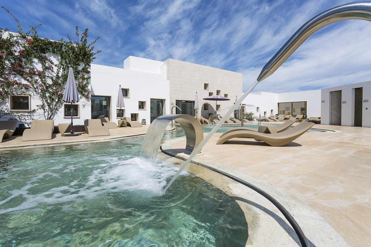 Grand Palladium White Island Resort &amp; Spa, hotel in Ibiza