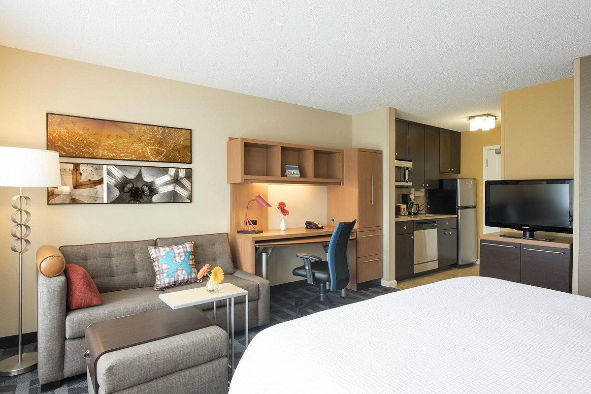 TownePlace Suites by Marriott Kalamazoo Rooms: Pictures & Reviews ...