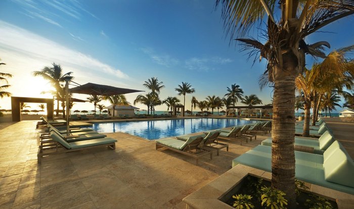 Viva Fortuna Beach by Wyndham - An All-Inclusive Resort Pool: Pictures ...