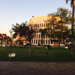 Como chegar até Praça Padre Rui Lorenzi em Bento Gonçalves de Ônibus ou  Trem?