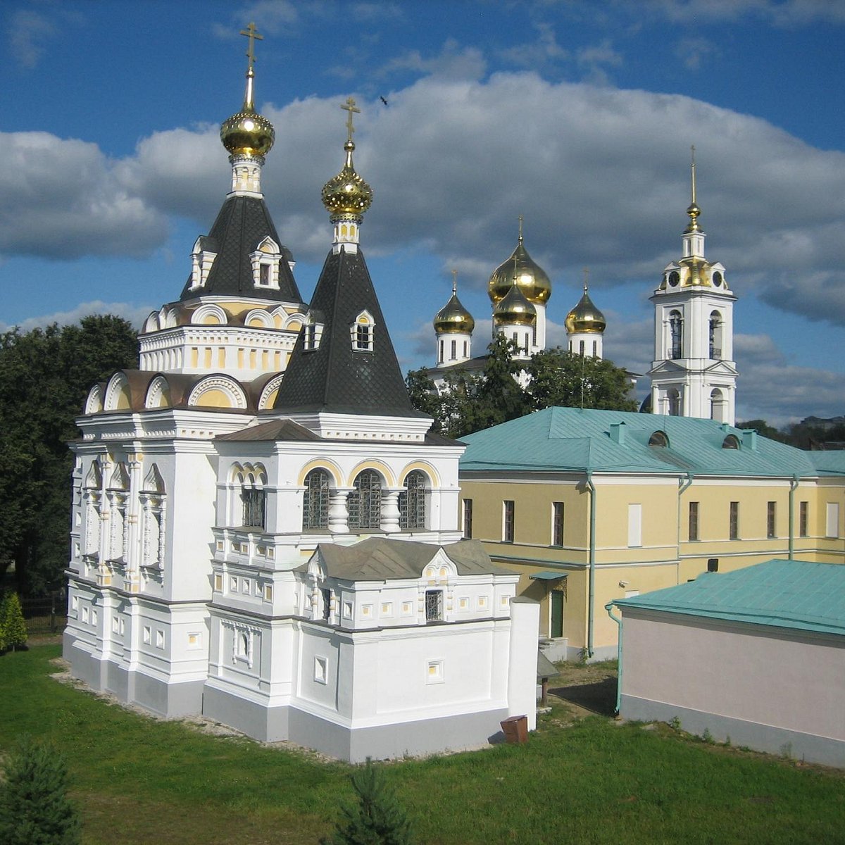 Храм на елизавете екатеринбург. Церковь Елисаветы праведной в Дмитрове. Самара храм Елизаветы. Храм Елизаветы Клин.