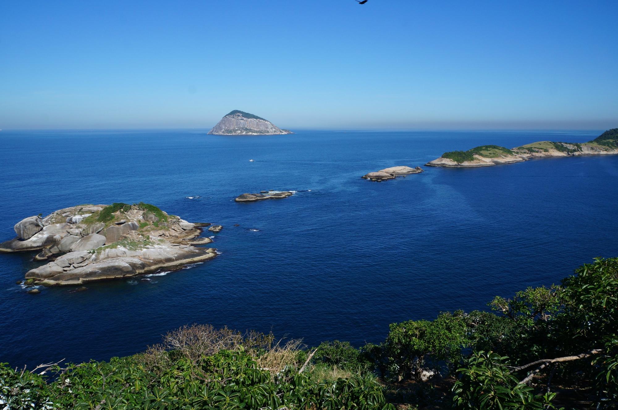 tropical island イタリア語 poor相当