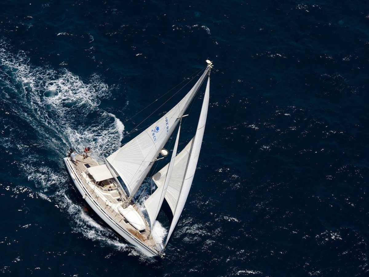 manana sailing yacht day trips