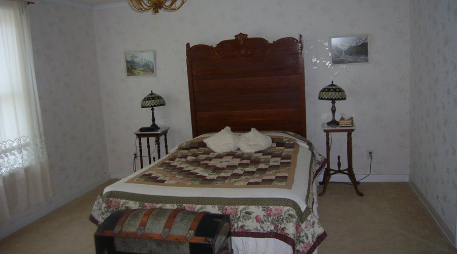 2000 square feet, 3 bedroom, 2 bath