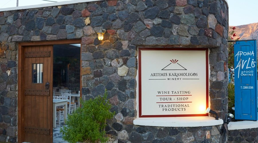 A WINERY AND RESTAURANT UNDER THE SAME ROOF