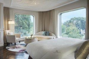 Room & Suite