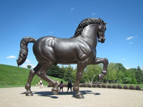 AVENUELAFAYETTE Horses by Leonardo