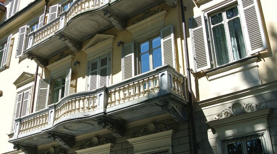 Façade "classique" sur rue