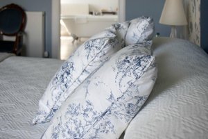 Room & Suite