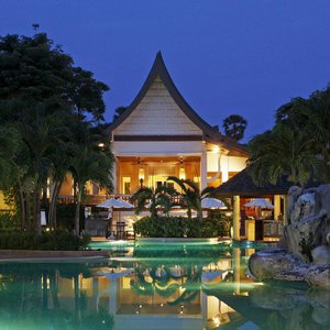 Centara Kata Resort Phuket, hotel in Karon