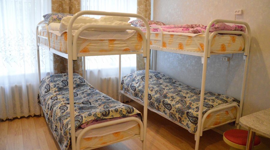 Малая комната с умывальником