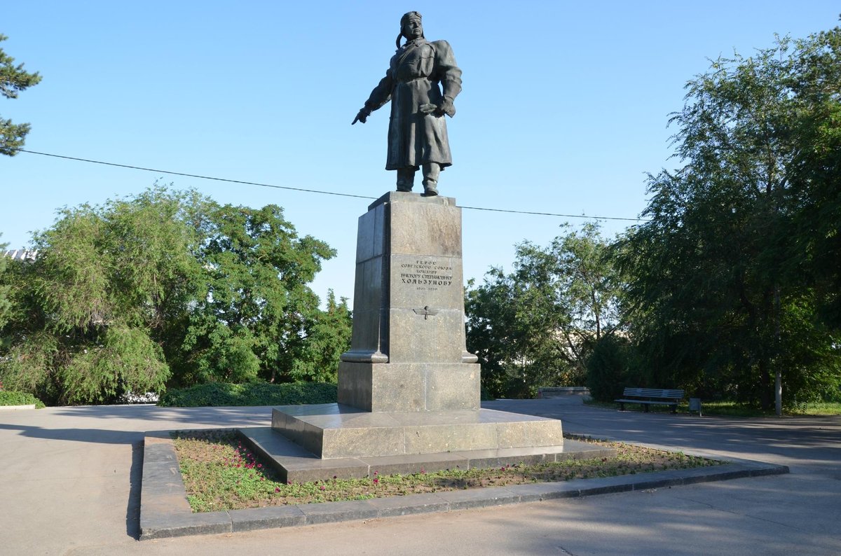 Памятник В.С. Хользунову, Волгоград: лучшие советы перед посещением -  Tripadvisor