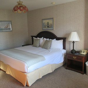 Room 130 King Size Bed