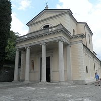 Facciata del Santuario alla Beata vergine della Caravina
