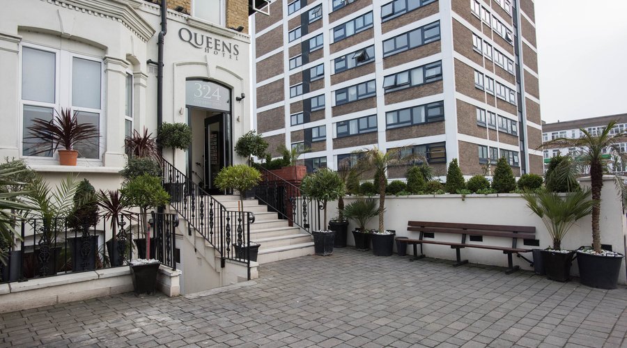 The Queens Hotel