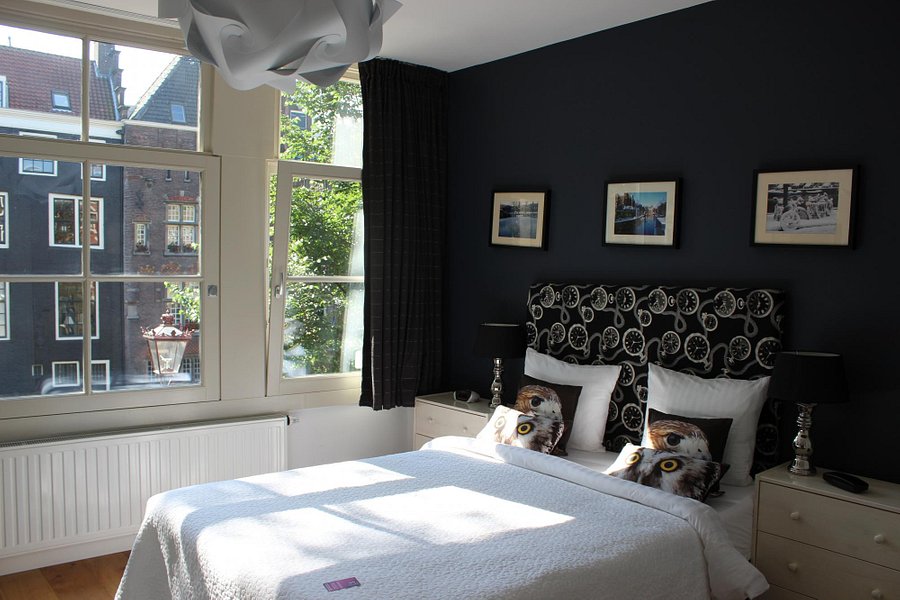 Velvet Amsterdam Bed And Breakfast, Best Adjustable Beds For Heavy Person Amsterdam