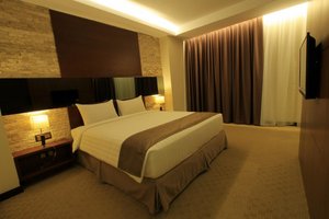 Room & Suite