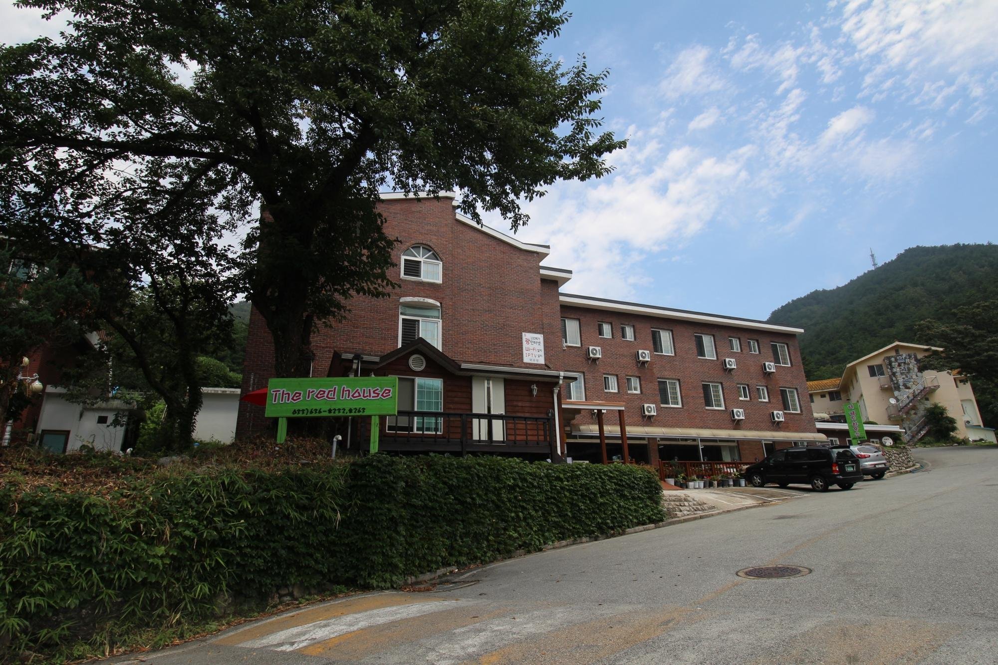 THE RED HOUSE - Prices & Hostel Reviews (Sokcho, South Korea) THE RED HOUSE - Prices &  Hostel Reviews (Sokcho, South Korea)