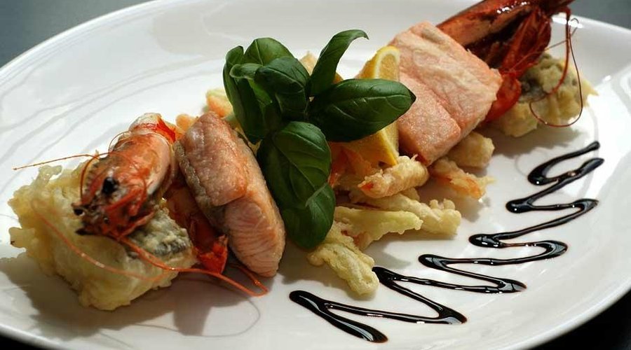 блюдо из морепродуктов