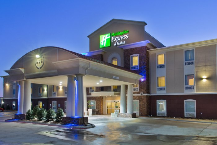 HOLIDAY INN EXPRESS & SUITES ALVARADO, AN IHG HOTEL $92 ($̶1̶0̶6̶ ...