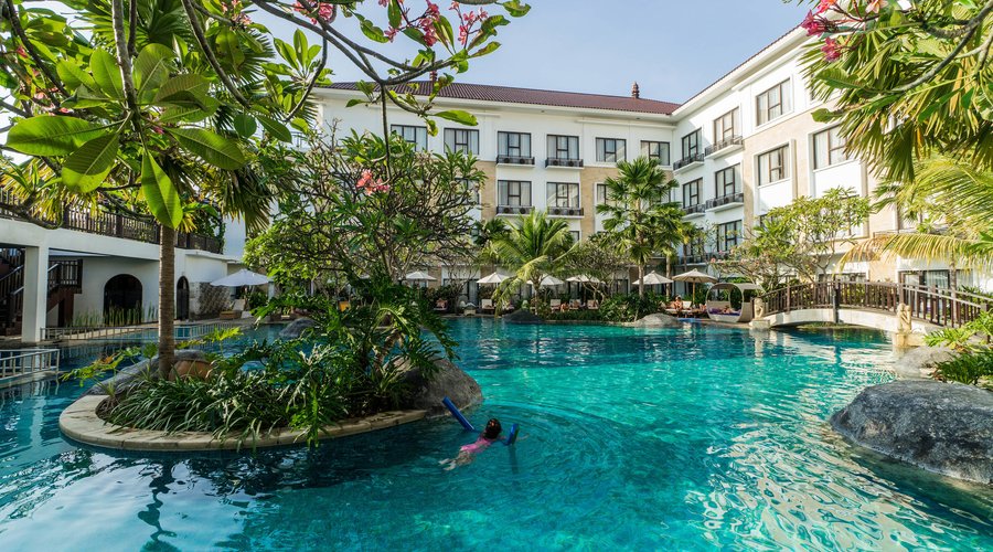 The Kelapa Pool & Bar at the Grand Inna Kuta
