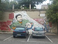 Peinture murale et costume sarde et BD - Photo de Sa Dommo e sos Corraine -  Casa Museo di Orgosolo, Sardaigne - Tripadvisor