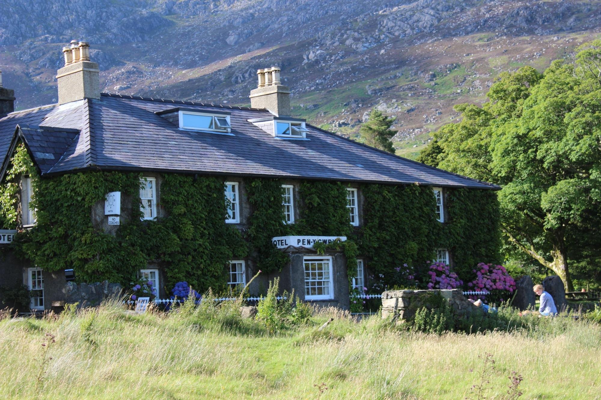 Pen Y Gwryd Hotel by null