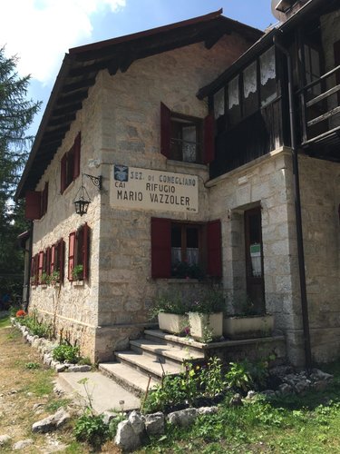 RIFUGIO VAZZOLER - Lodge Reviews (Termeno, Italy)