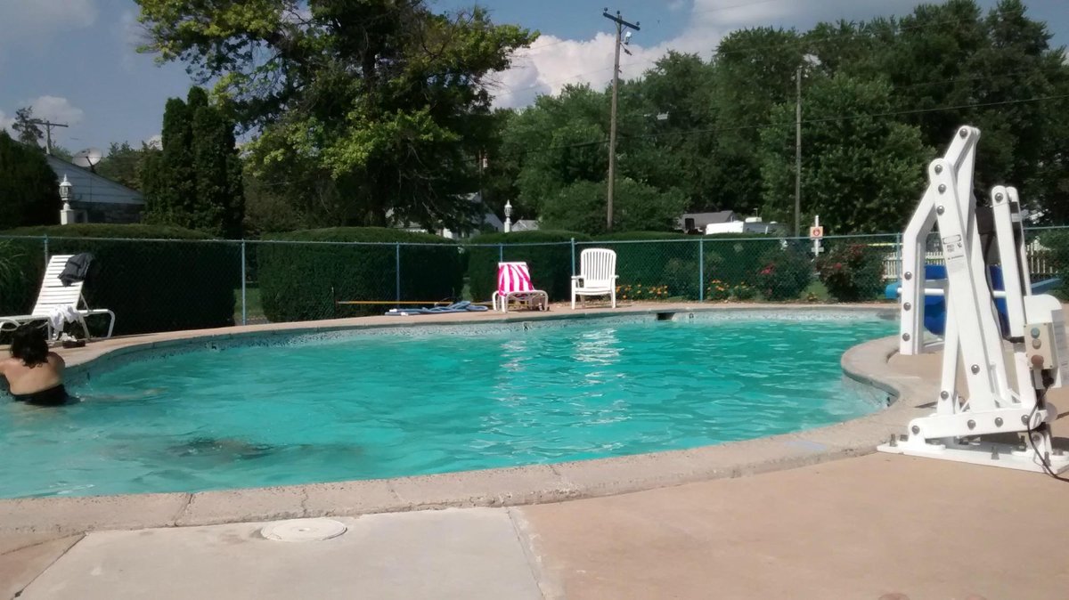 Cherry Lane Motor Inn Pool: Pictures & Reviews - Tripadvisor