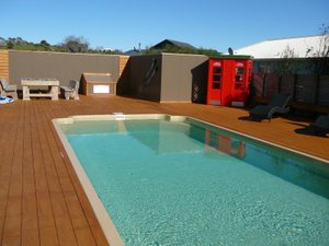 Pool & Beach