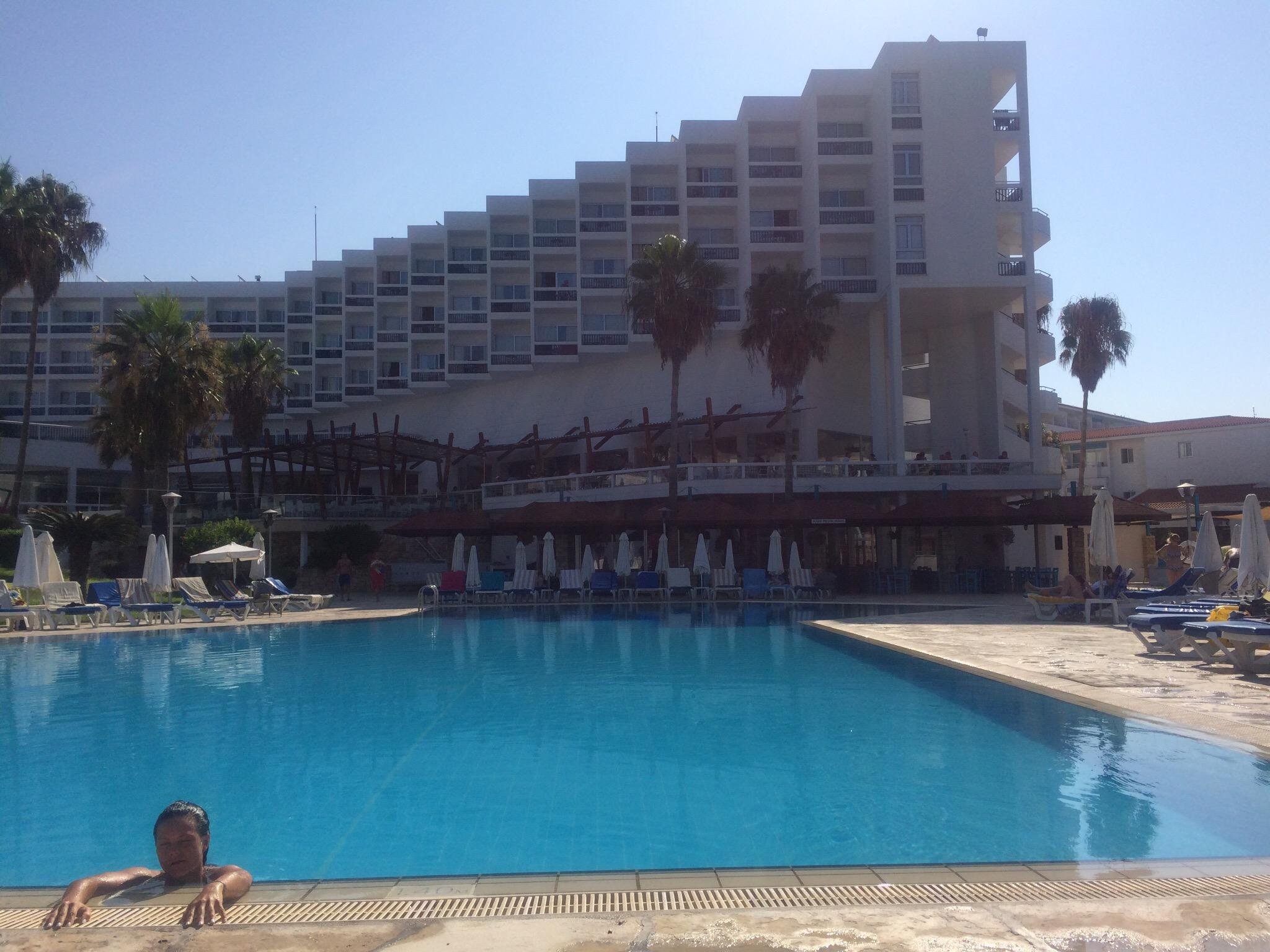 Leonardo Plaza Cypria Maris Beach Hotel & Spa 전용 발코니: 사진 및 리뷰 - 트립어드바이저