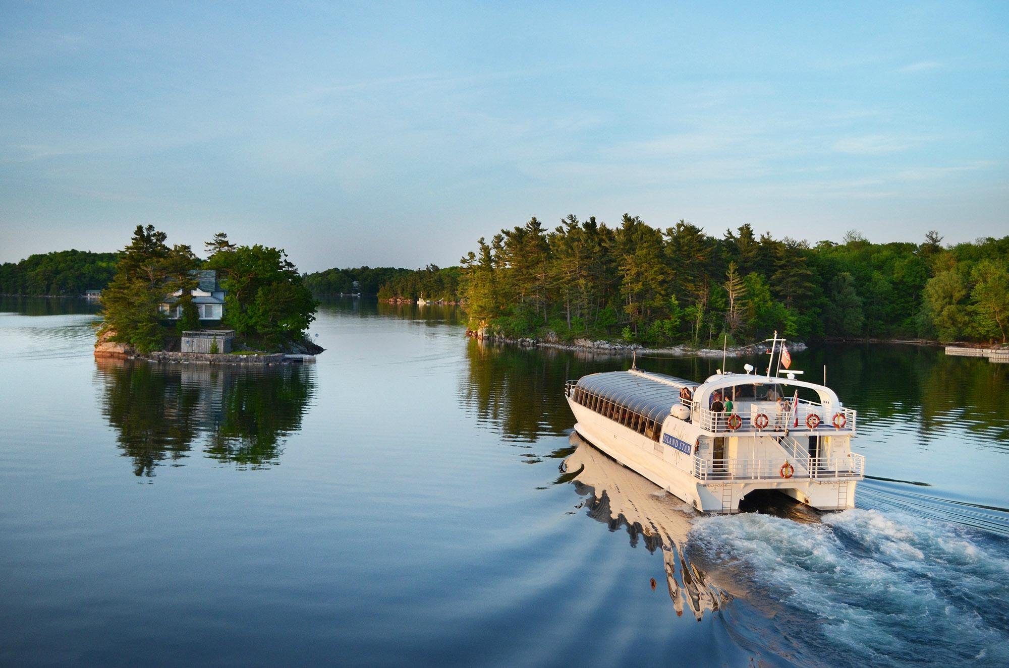 Thousand Islands Dinner Boat Cruises, Kingston, Ontario