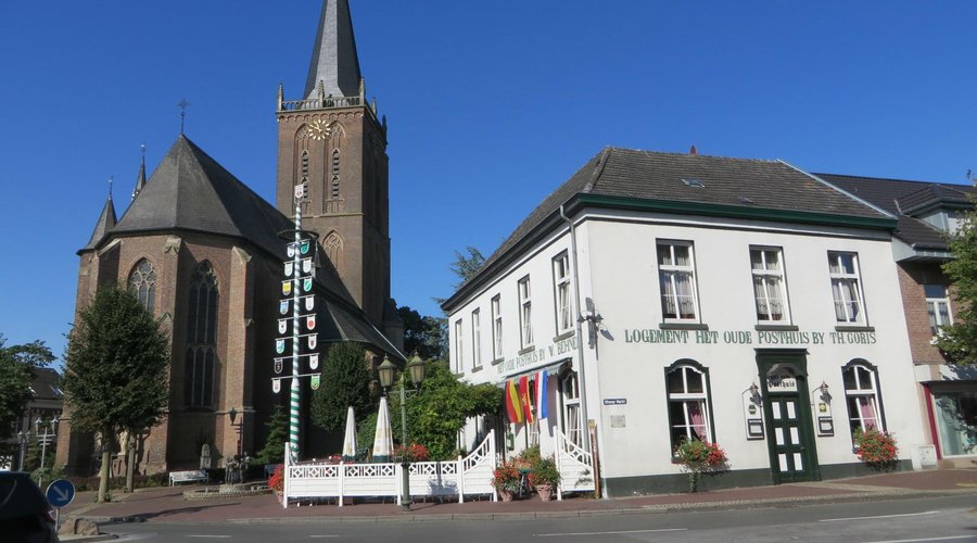 Restaurant Het Oude Posthuis, op de Markt in Elten