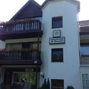 Haus am Wasserfall
