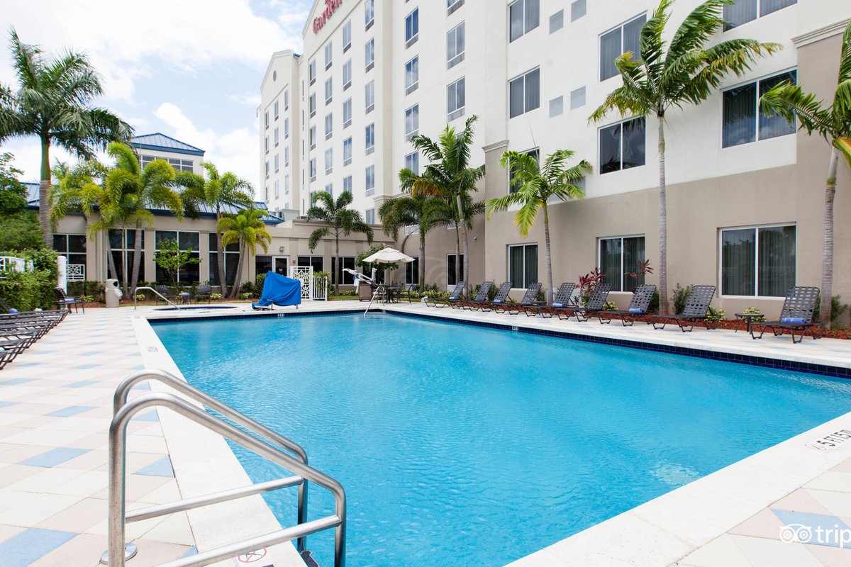 Hilton Garden Inn Miami Airport West Pool: Pictures & Reviews - Tripadvisor