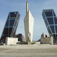 Monumento a Calvo Sotello - Plaza de Castilla - Madrid